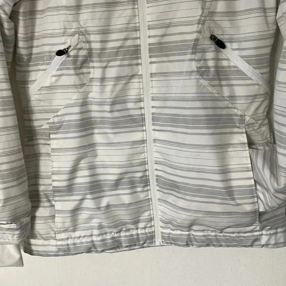 ASICS storm shelter jacket - Picture 5 of 11